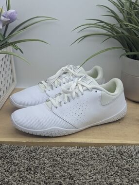 Nike Cheer Sideline IV Women's Size 8T Cheerleader White Shoes Casual Walking